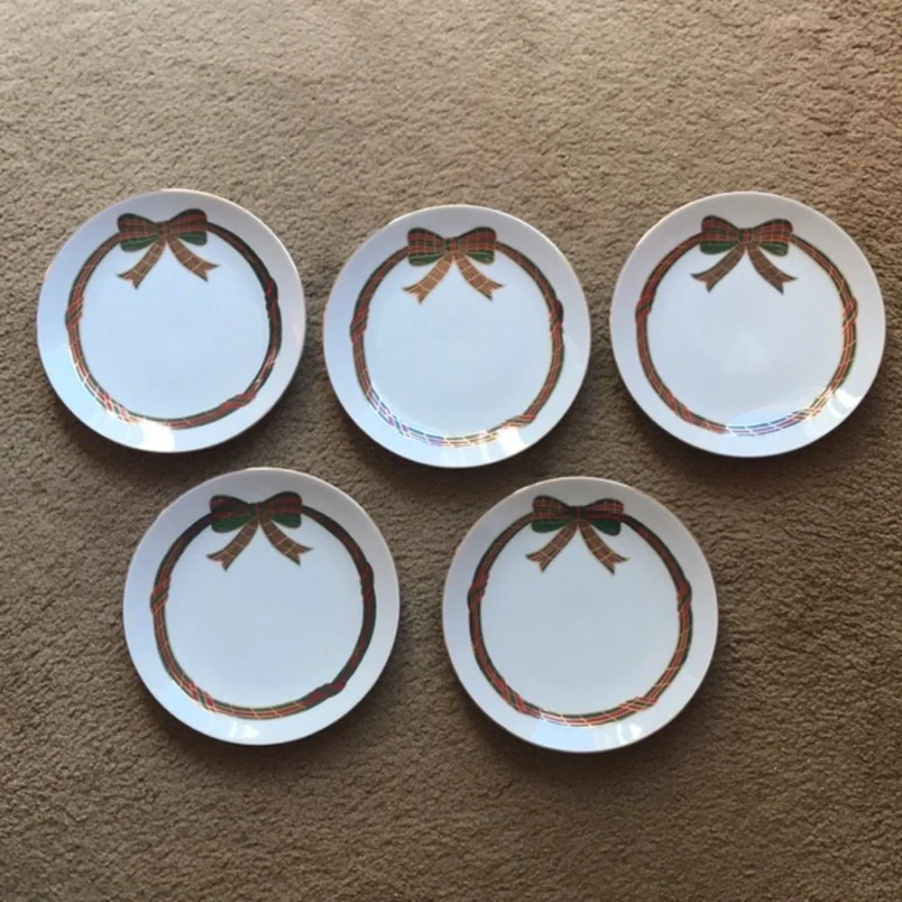 5 Vintage Lefton Desert Plates in Ribbonia Christmas Pattern
